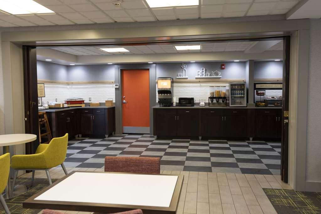 Hampton Inn Kent/Akron Area Ресторан фото