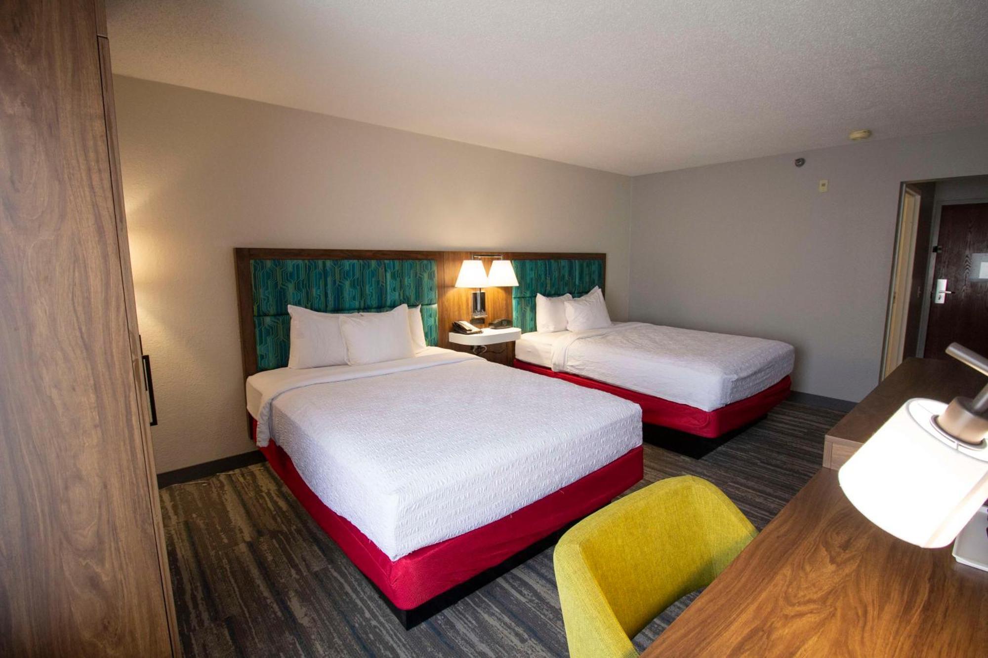 Hampton Inn Kent/Akron Area Екстер'єр фото