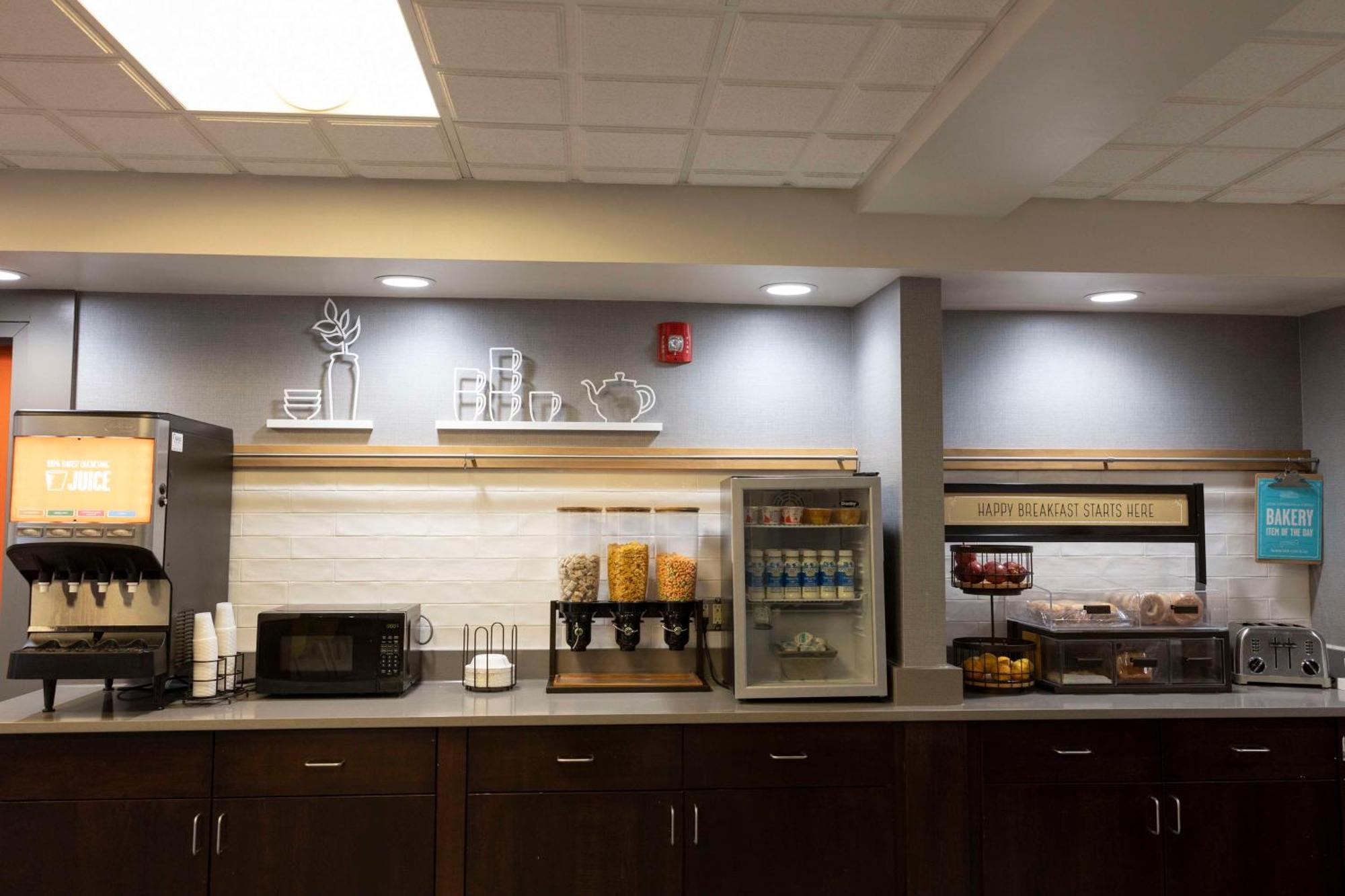Hampton Inn Kent/Akron Area Екстер'єр фото