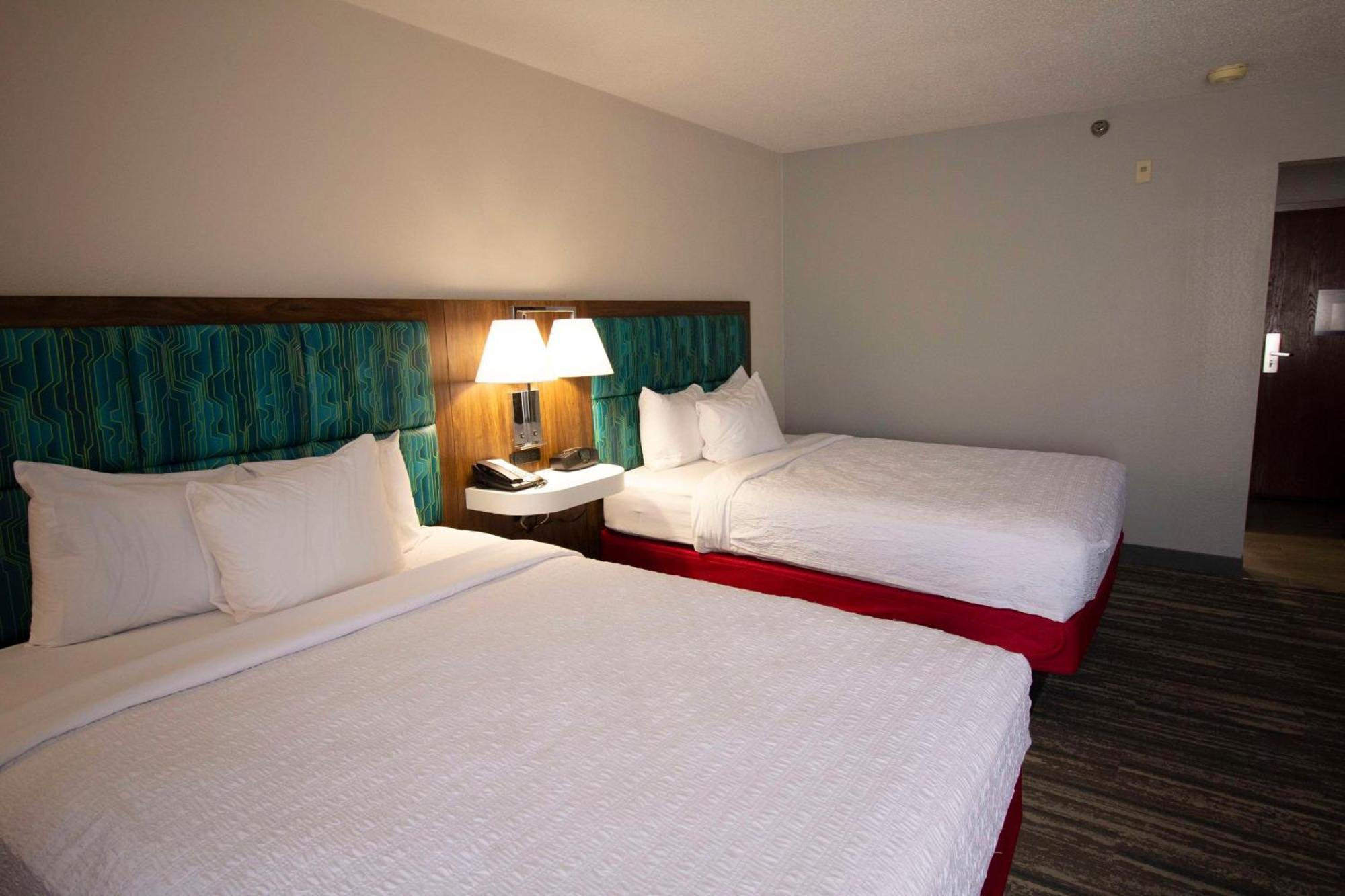 Hampton Inn Kent/Akron Area Екстер'єр фото