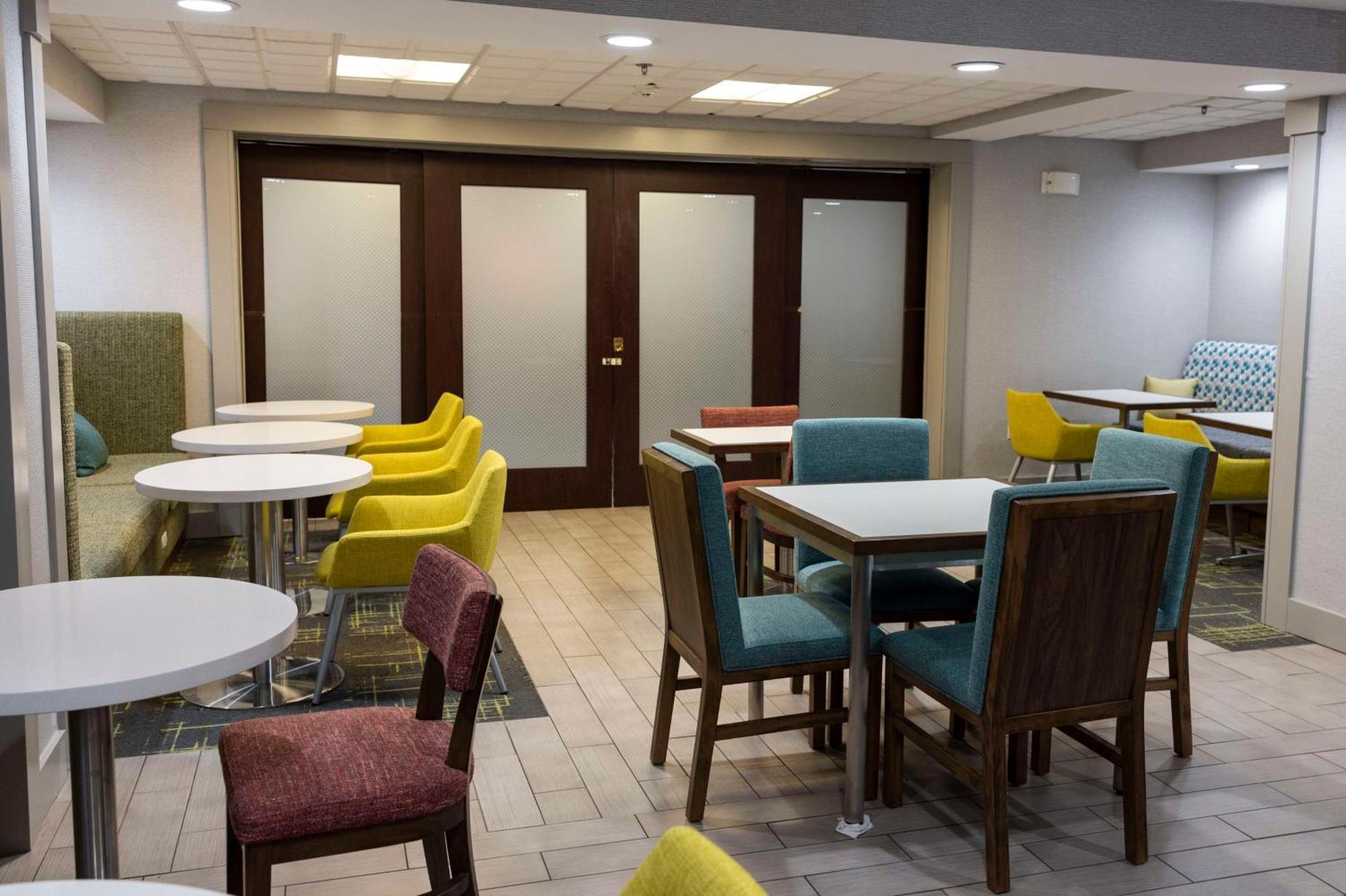 Hampton Inn Kent/Akron Area Екстер'єр фото
