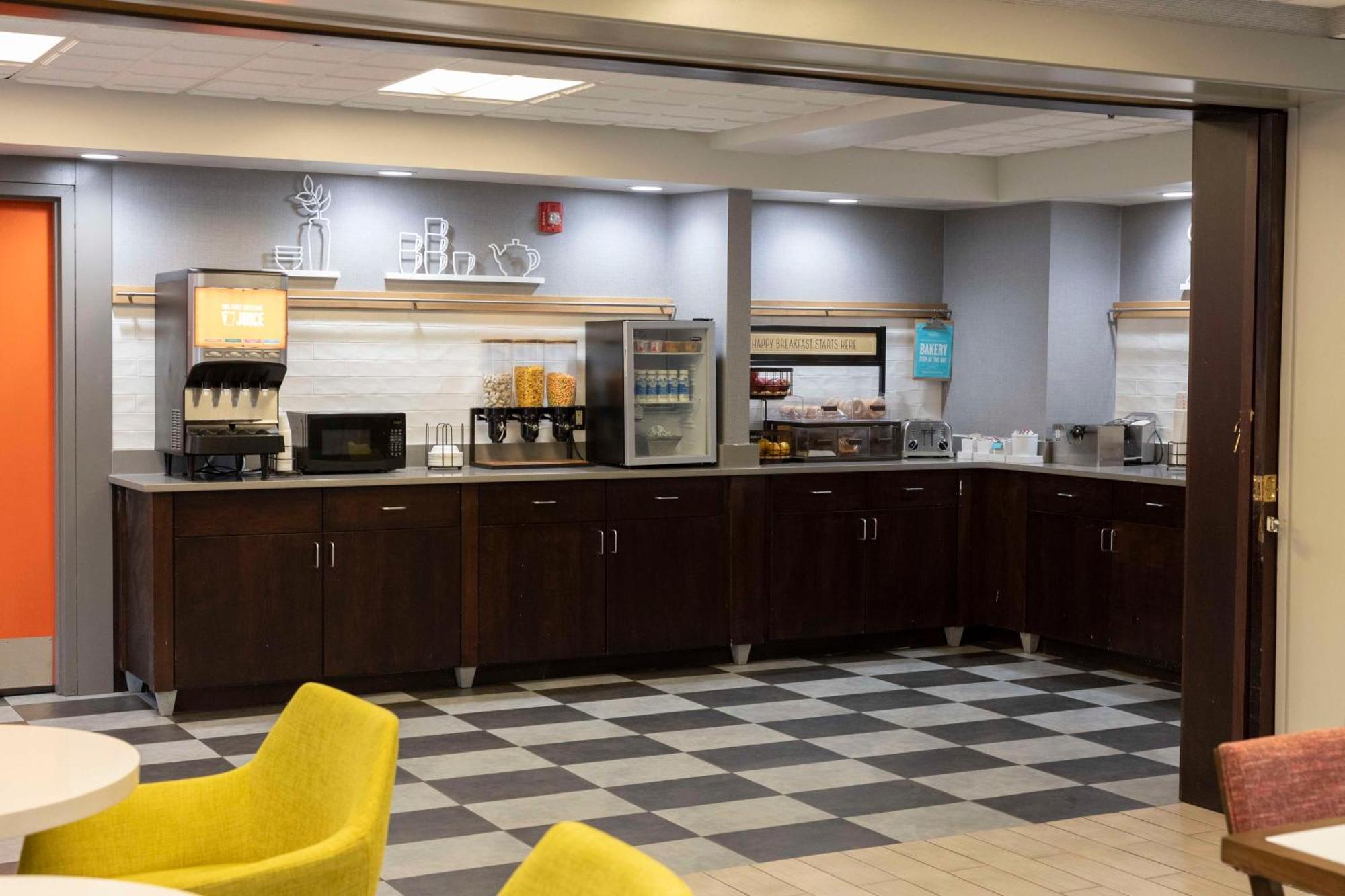 Hampton Inn Kent/Akron Area Екстер'єр фото