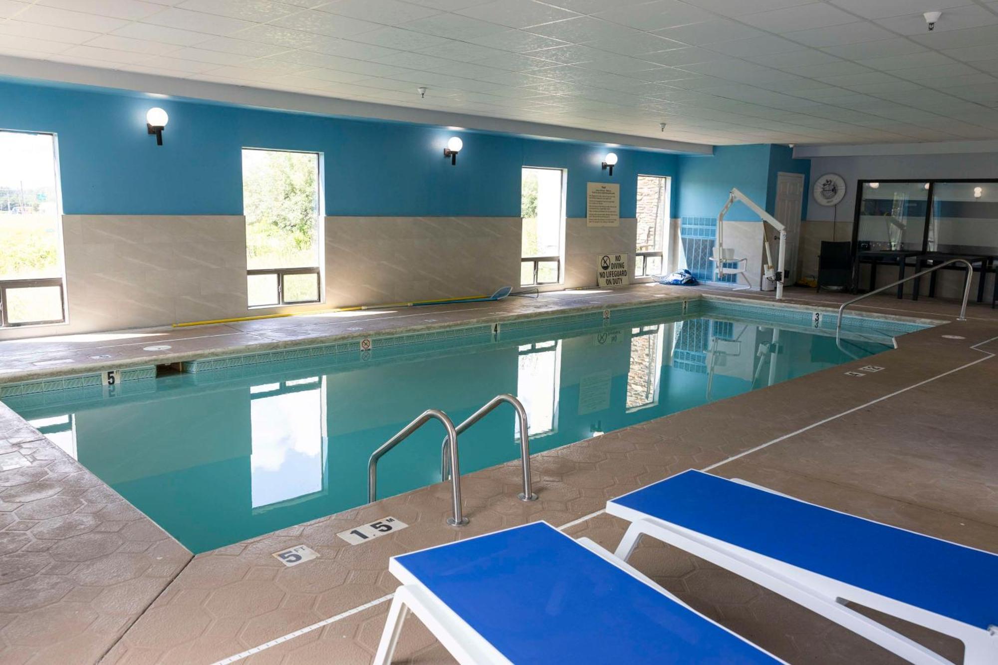 Hampton Inn Kent/Akron Area Екстер'єр фото