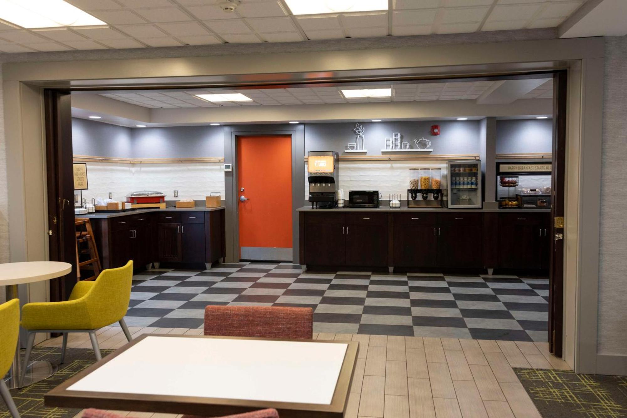 Hampton Inn Kent/Akron Area Екстер'єр фото