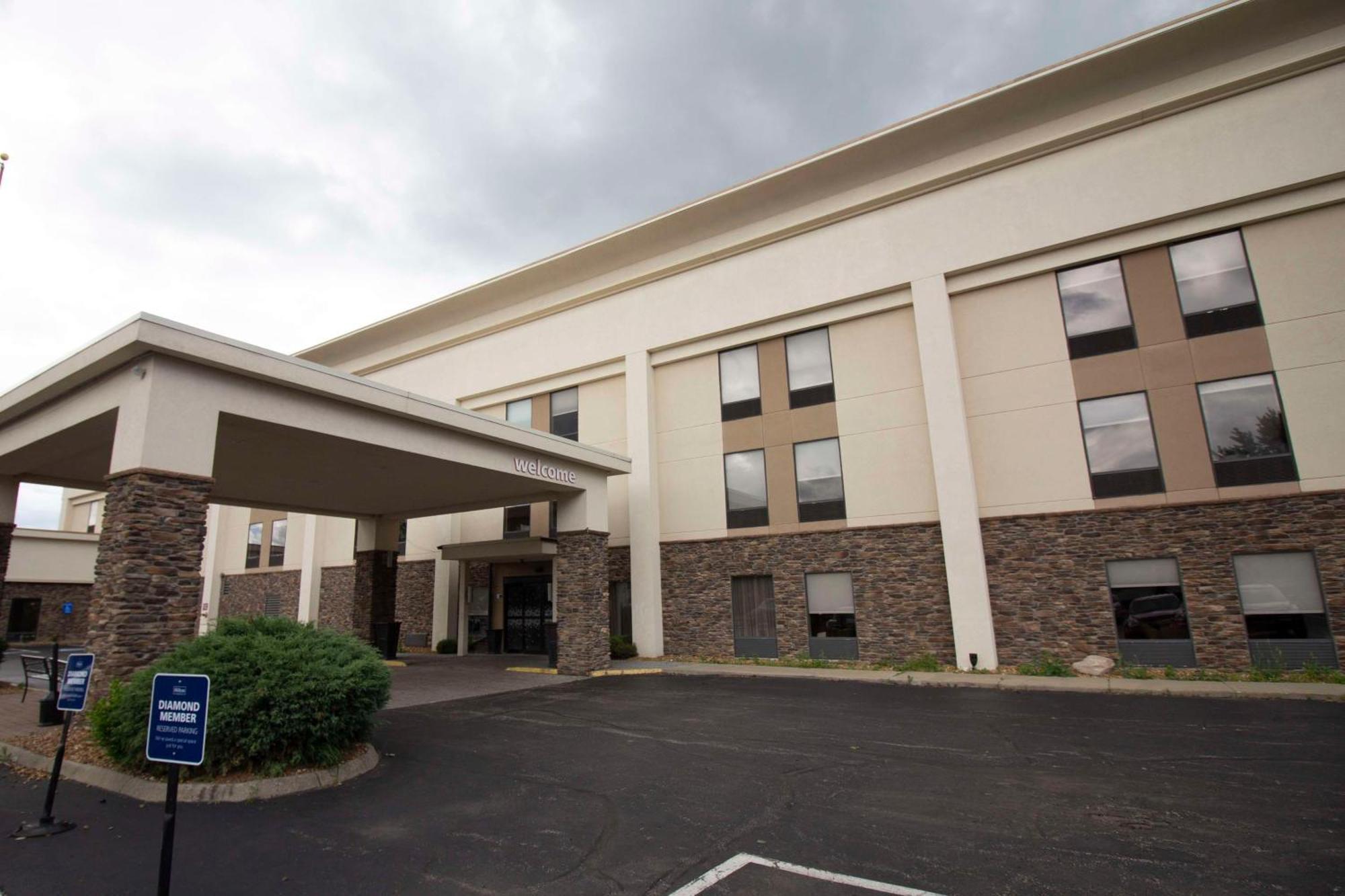 Hampton Inn Kent/Akron Area Екстер'єр фото