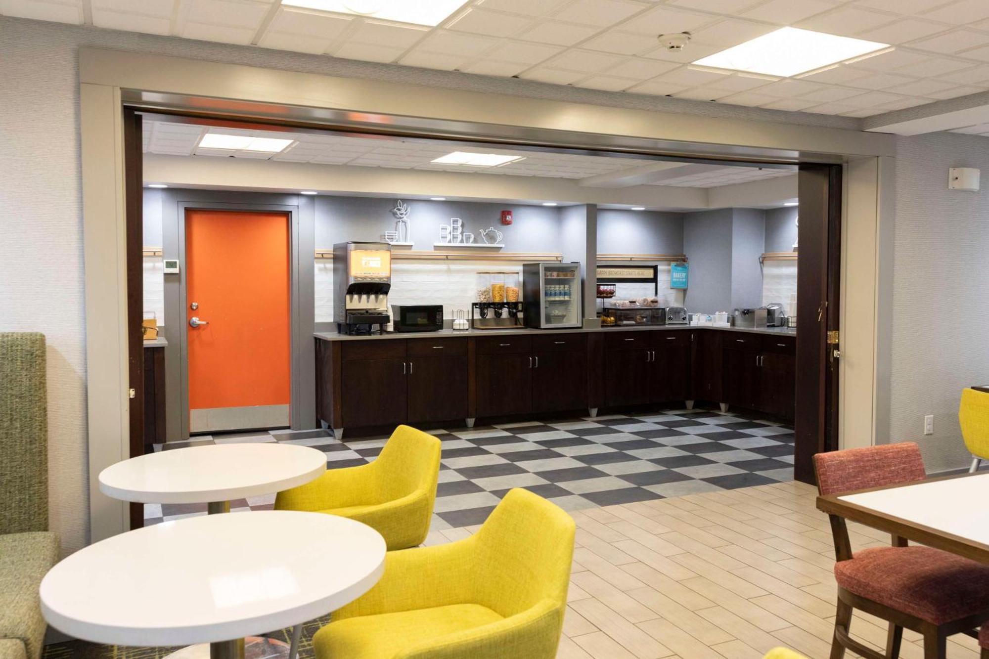 Hampton Inn Kent/Akron Area Екстер'єр фото
